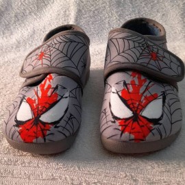 Капці для хлопчика з малюнком павук