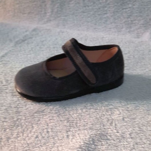 Туфлі для дівчинки сірі