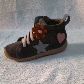 Черевикидля хлопчика сірі з аплікацією