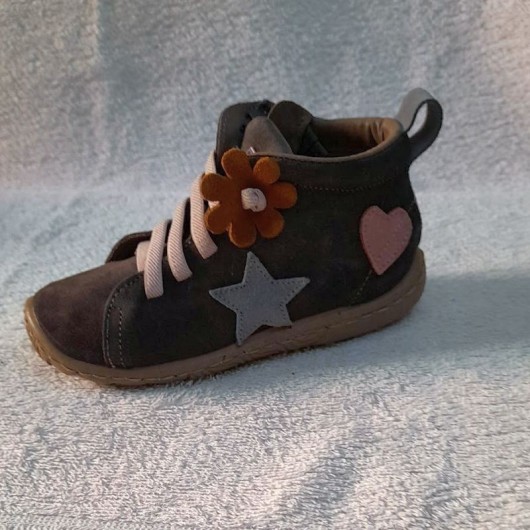 Черевикидля хлопчика сірі з аплікацією