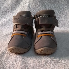 Черевикидля хлопчика сірі