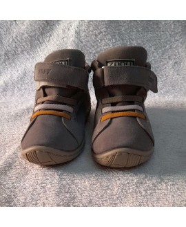 Черевикидля хлопчика сірі