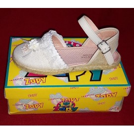 Босоніжки для дівчинки з квіткою