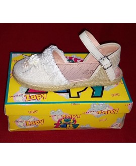 Босоніжки для дівчинки з квіткою